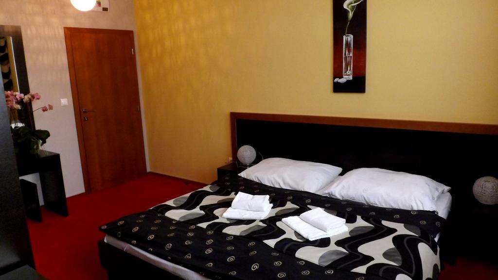 Guest House Penzion Fortuna Tvrdosin Oda fotoğraf