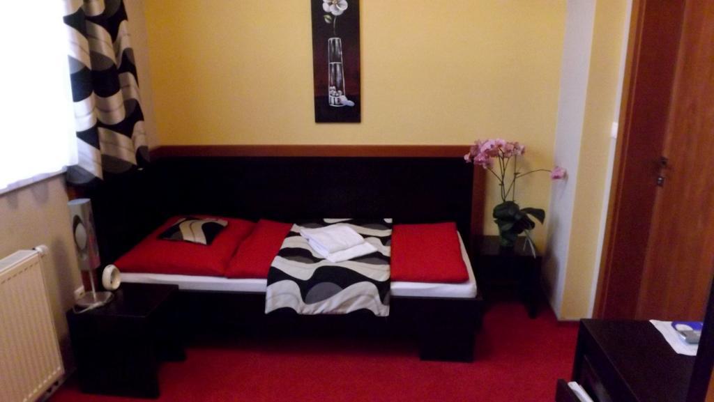 Guest House Penzion Fortuna Tvrdosin Oda fotoğraf